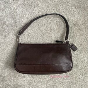 |SOLD| Vintage Coach Dark Brown Hampton Demi Shoulder Bag 7785 🍫